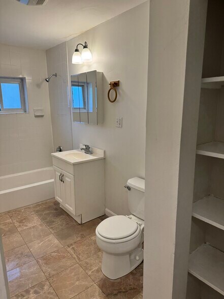 Building Photo - 67 Chiswick Rd