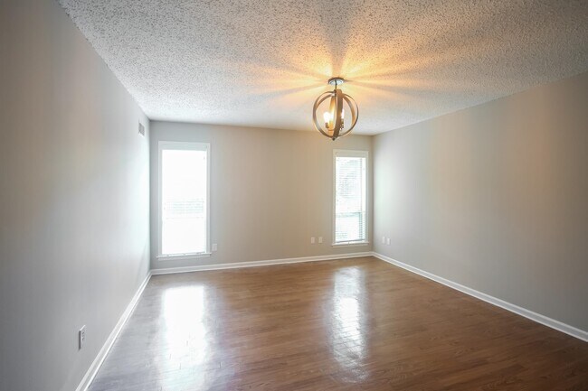 Building Photo - 4377 Wildwood Rd