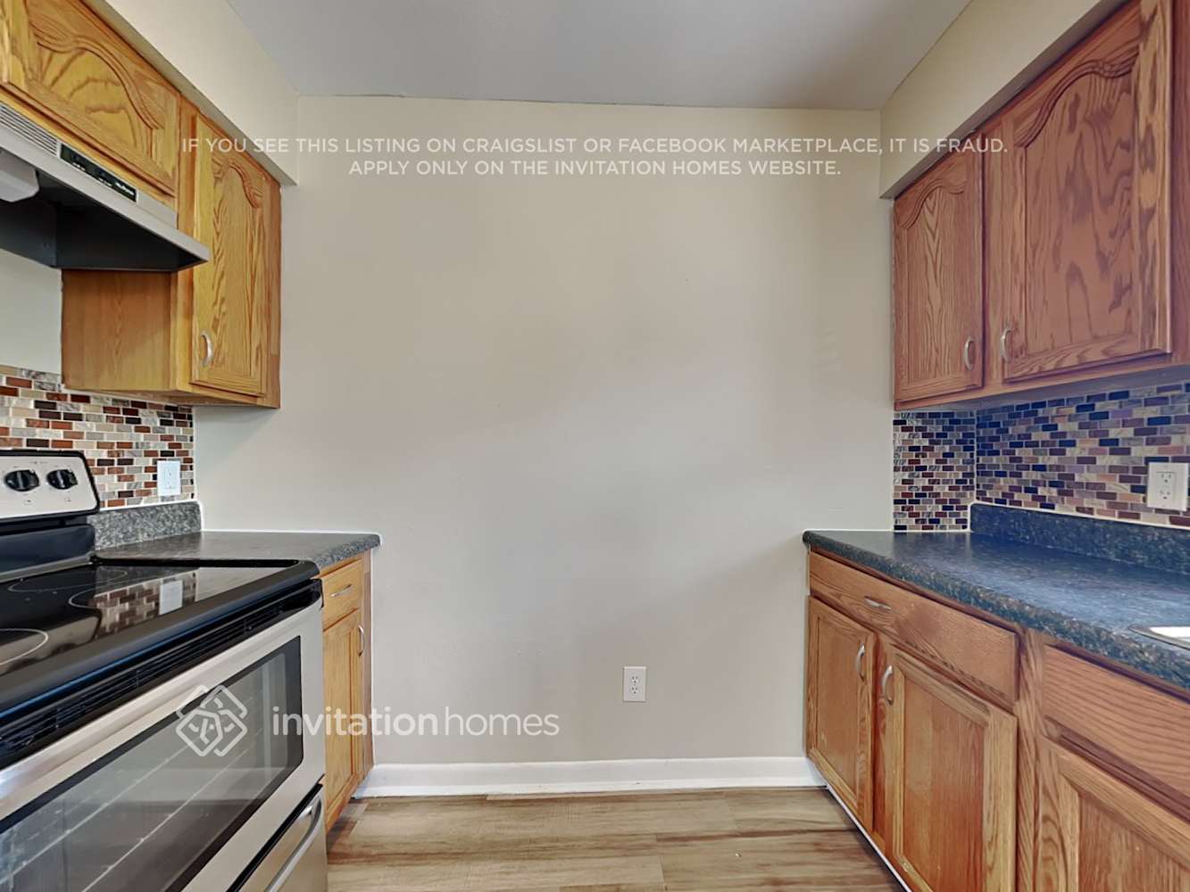 Building Photo - 320 Roosevelt Square