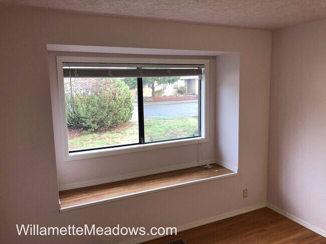 Building Photo - A Wonderfully Remodeled and Completely Updated 3 Bedroom, 2 Bath House with Geer Community Park i...