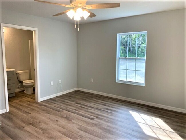 Building Photo - 2022-Built 3/2/2 on Corner Lot in Ocala – ...