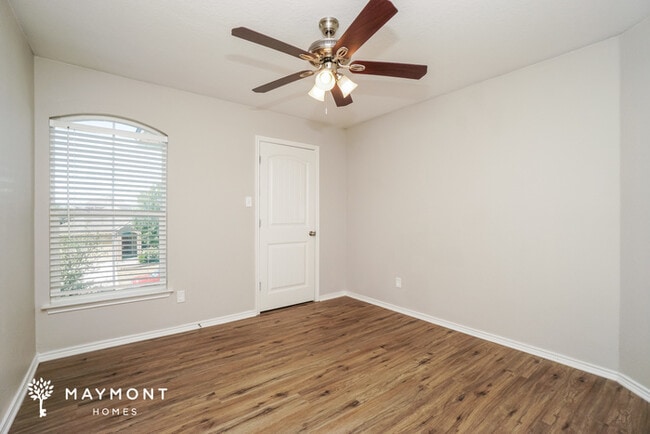 Building Photo - 8422 Buckhorn Parke