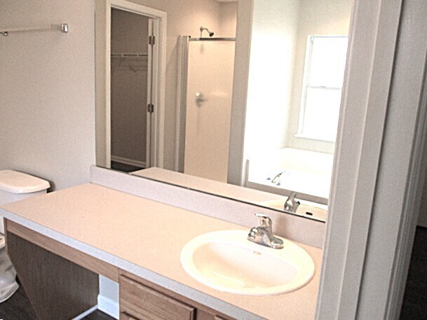 Building Photo - 1472 Redbird Creek Dr