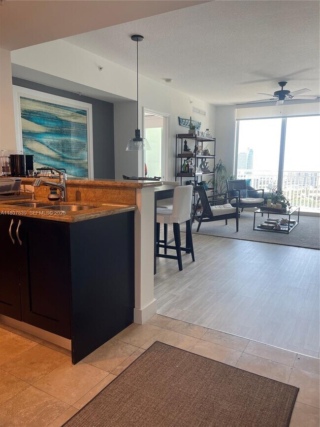 Building Photo - 1755 E Hallandale Beach Blvd