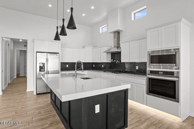 Building Photo - 717 Chatham Pl