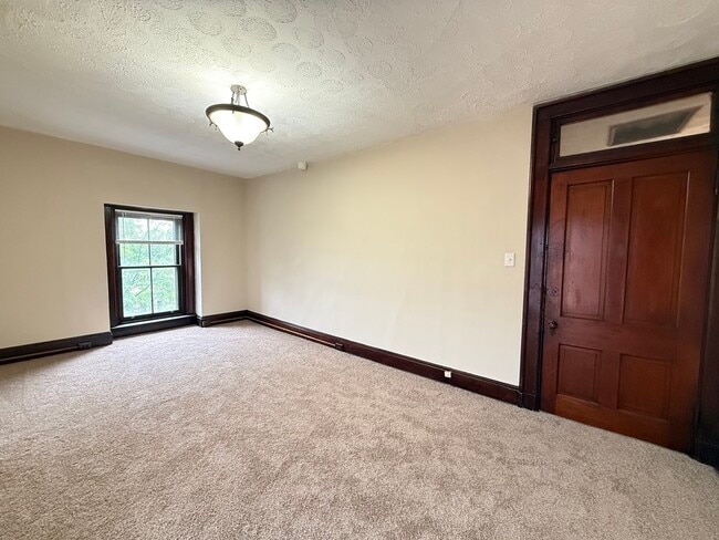 Building Photo - 2410 Ashland Ave
