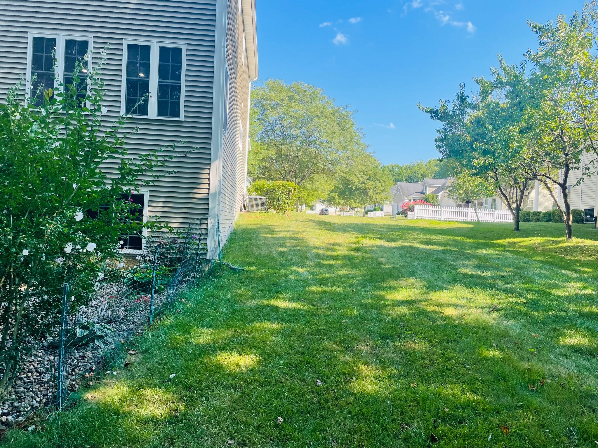 Building Photo - 5670 Honey Locust Dr