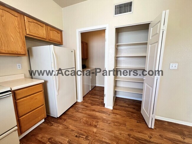 Building Photo - **Gated!!**Two Bedroom Townhome