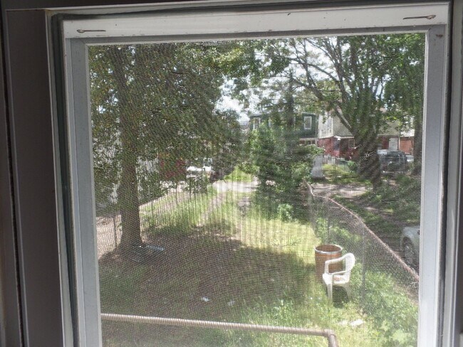 Building Photo - 124 S Walter Ave