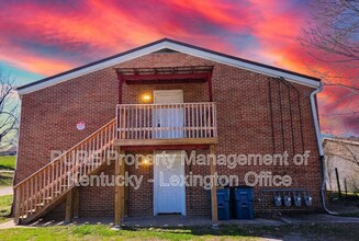 Building Photo - 427 Cardwell Ave