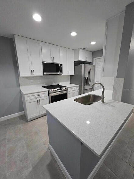 Building Photo - 2533 Grassy Point Dr