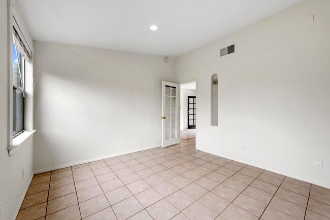 Building Photo - Cozy 2 Bed, 1 Bath Hideaway in Poway