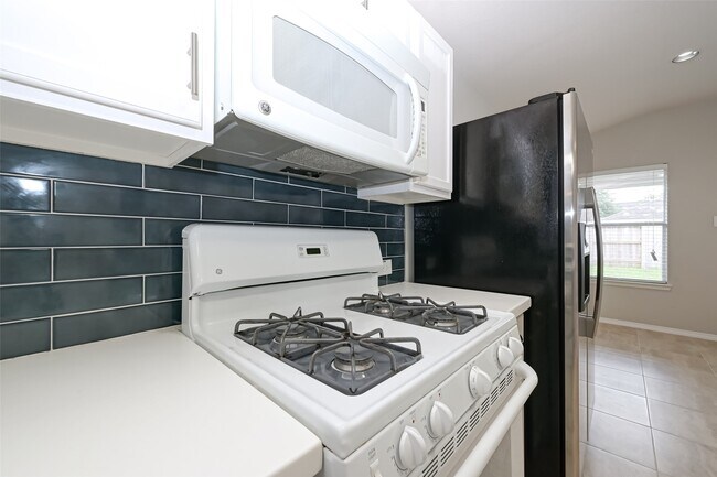 Building Photo - 26611 Marble Falls Bend