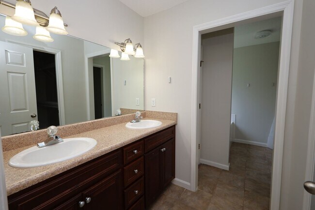 Building Photo - 4125 Springruff Dr