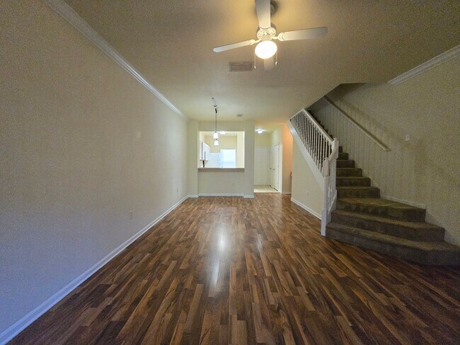 Building Photo - 2/2.5 Townhome in Magnolia Place