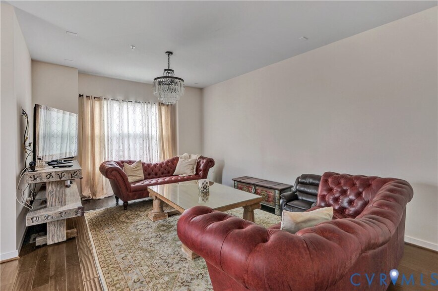 Building Photo - 3900 Liesfeld Pl