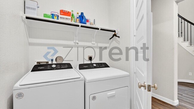 Building Photo - 17685 Martin Crk Ln