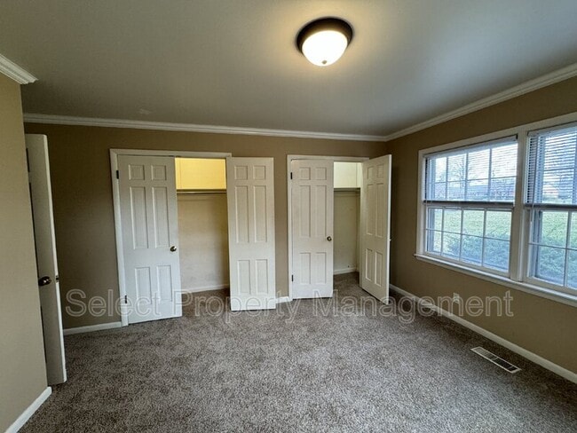 Building Photo - 5437 Covington Rd