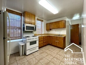 Building Photo - 3531 W Dickens Ave