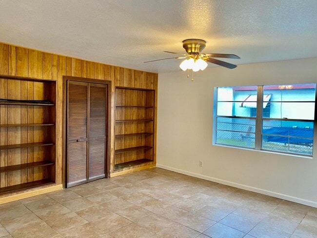 Building Photo - 701 Sea Gull Dr