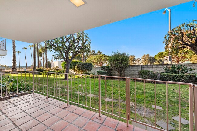 Building Photo - 2501 S El Camino Real