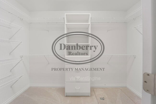 Building Photo - 14866 Lake Winds Dr