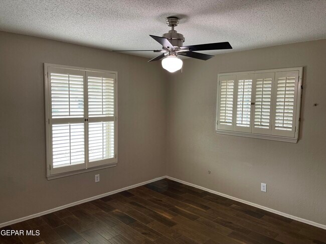 Building Photo - 9220 Lait Dr