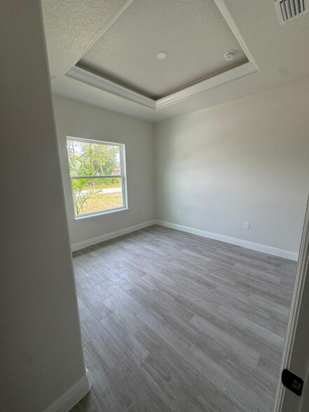Building Photo - 1334 Washburn St SE