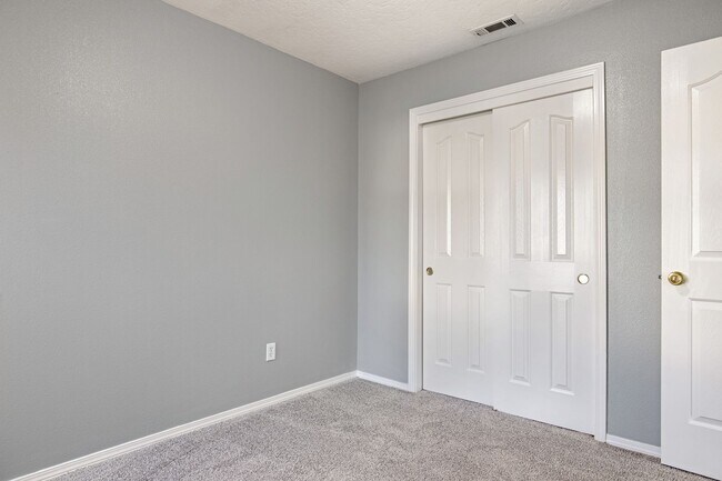 Building Photo - Freshly Updated 3-Bedroom Home for Rent in South Boise