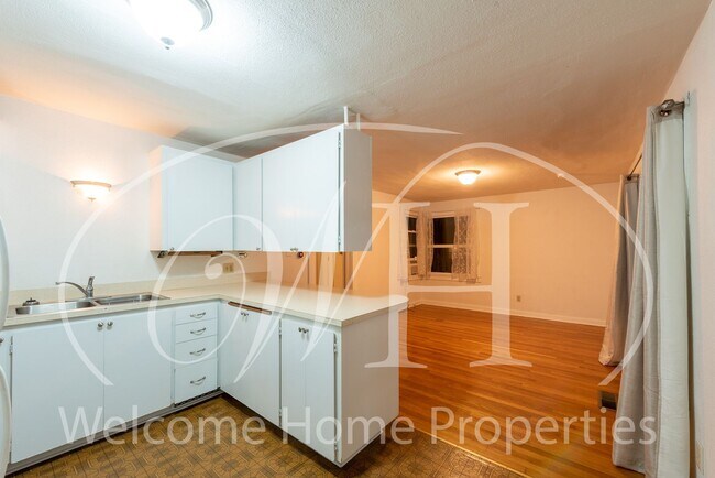 Building Photo - 1323 Walla Walla Ave