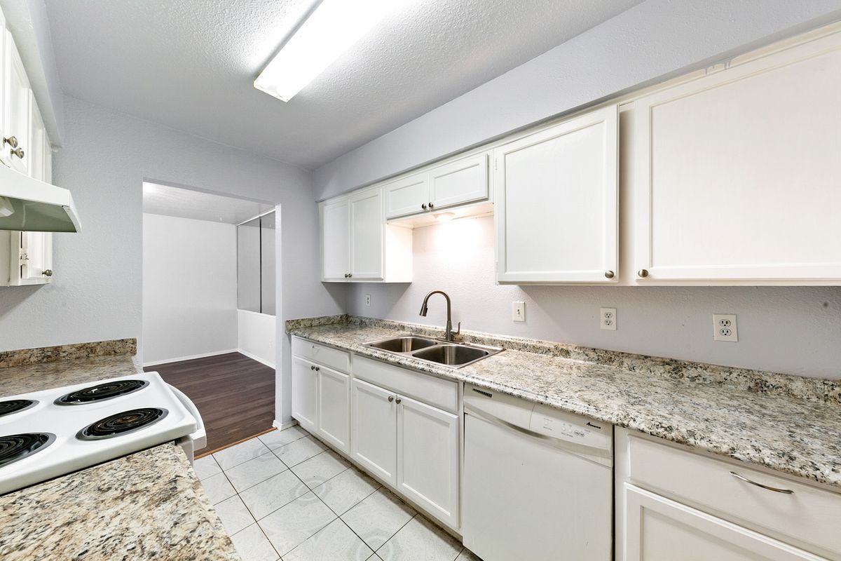 Building Photo - 6500 Sands Point Dr