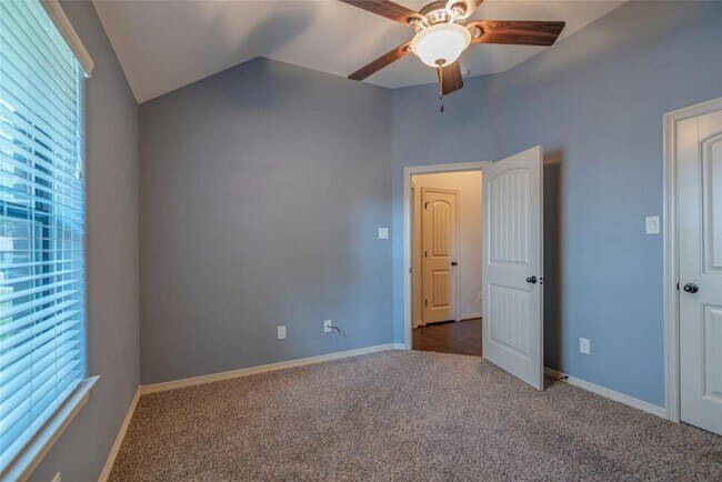Building Photo - 12130 Brightwood Dr
