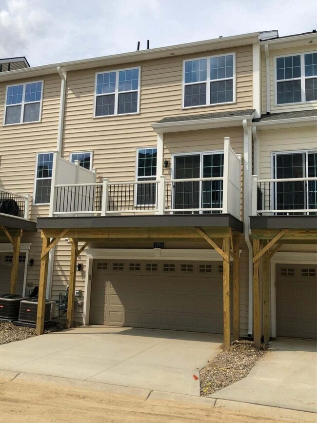 Building Photo - 2780 Ashcombe Dr.
