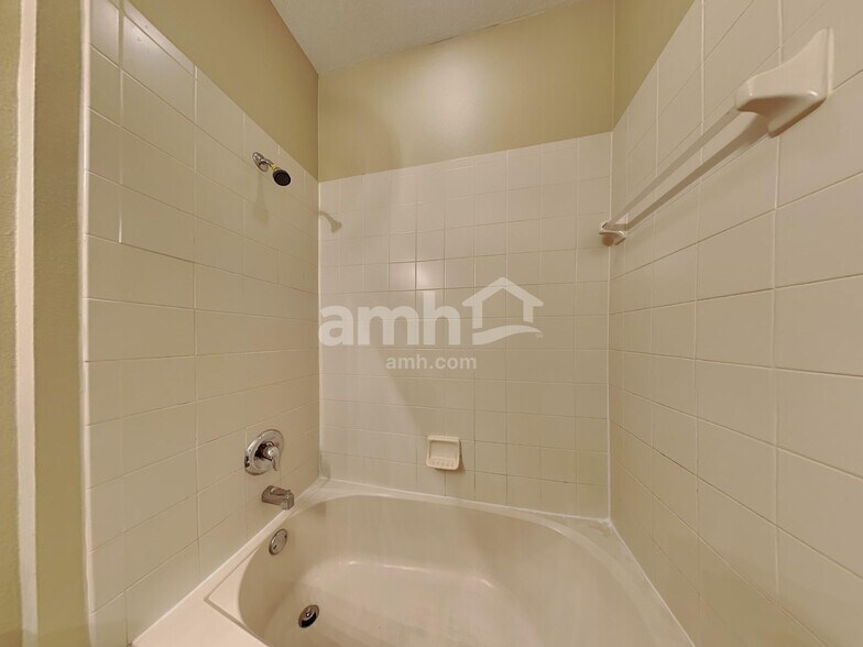 Building Photo - 7131 Forest Mere Dr