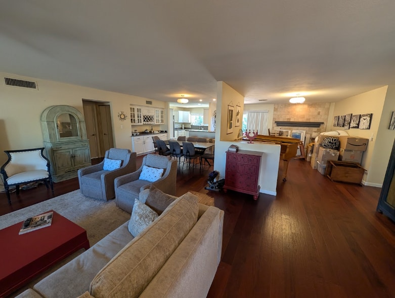 Building Photo - 4909 E Presidio Rd