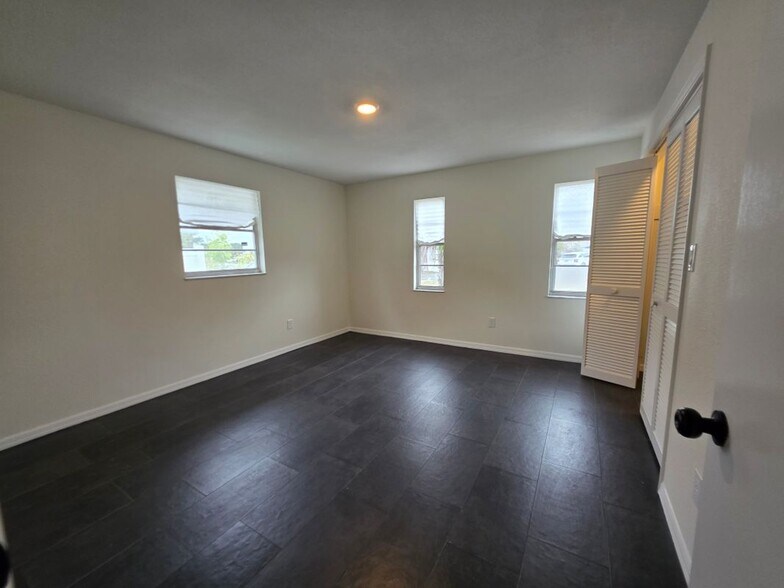 Building Photo - 5611 6th St