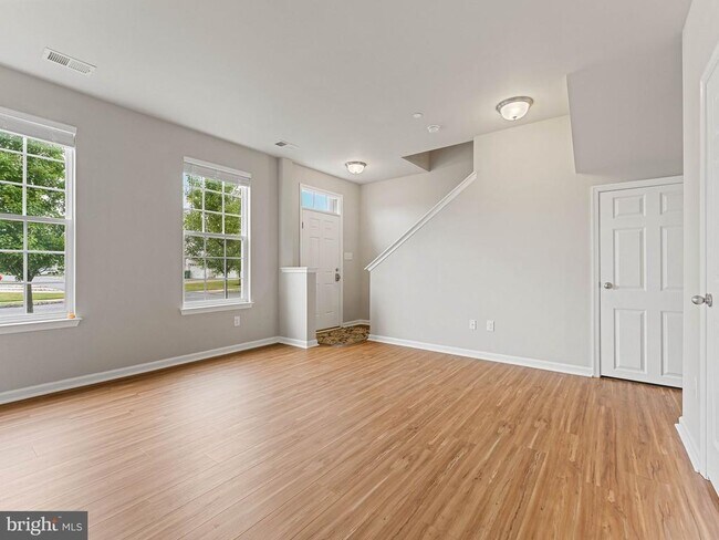 Building Photo - 1126 Munyon Dr