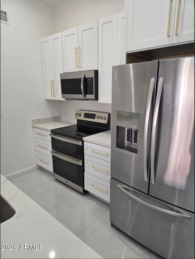 Building Photo - 1351 N Pleasant Dr