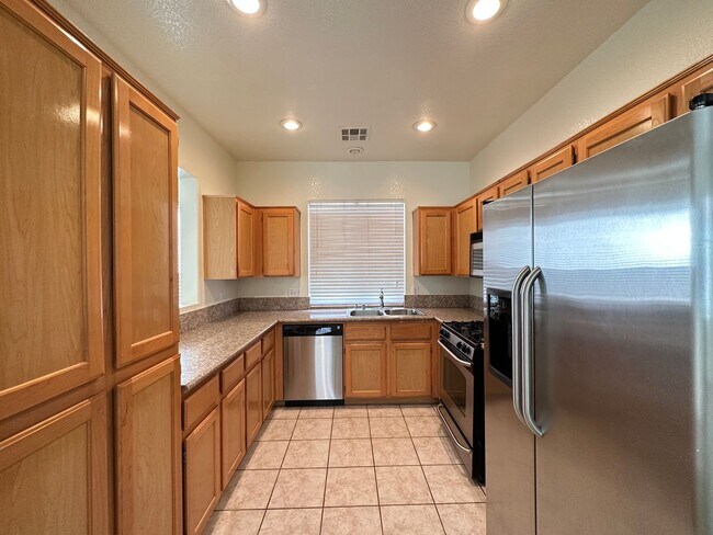 Building Photo - SANTA BARBARA AT SUMMERLIN