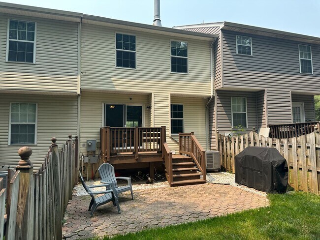 Building Photo - STAFFORD TOWNHOUSES - CLOSE TO QUANTICO