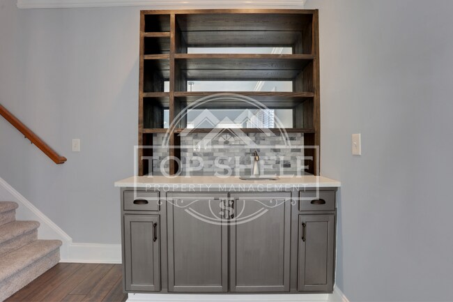 Building Photo - 127 Tara Blvd