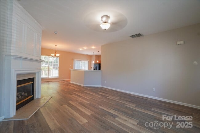 Building Photo - 2411 Normancrest Ct