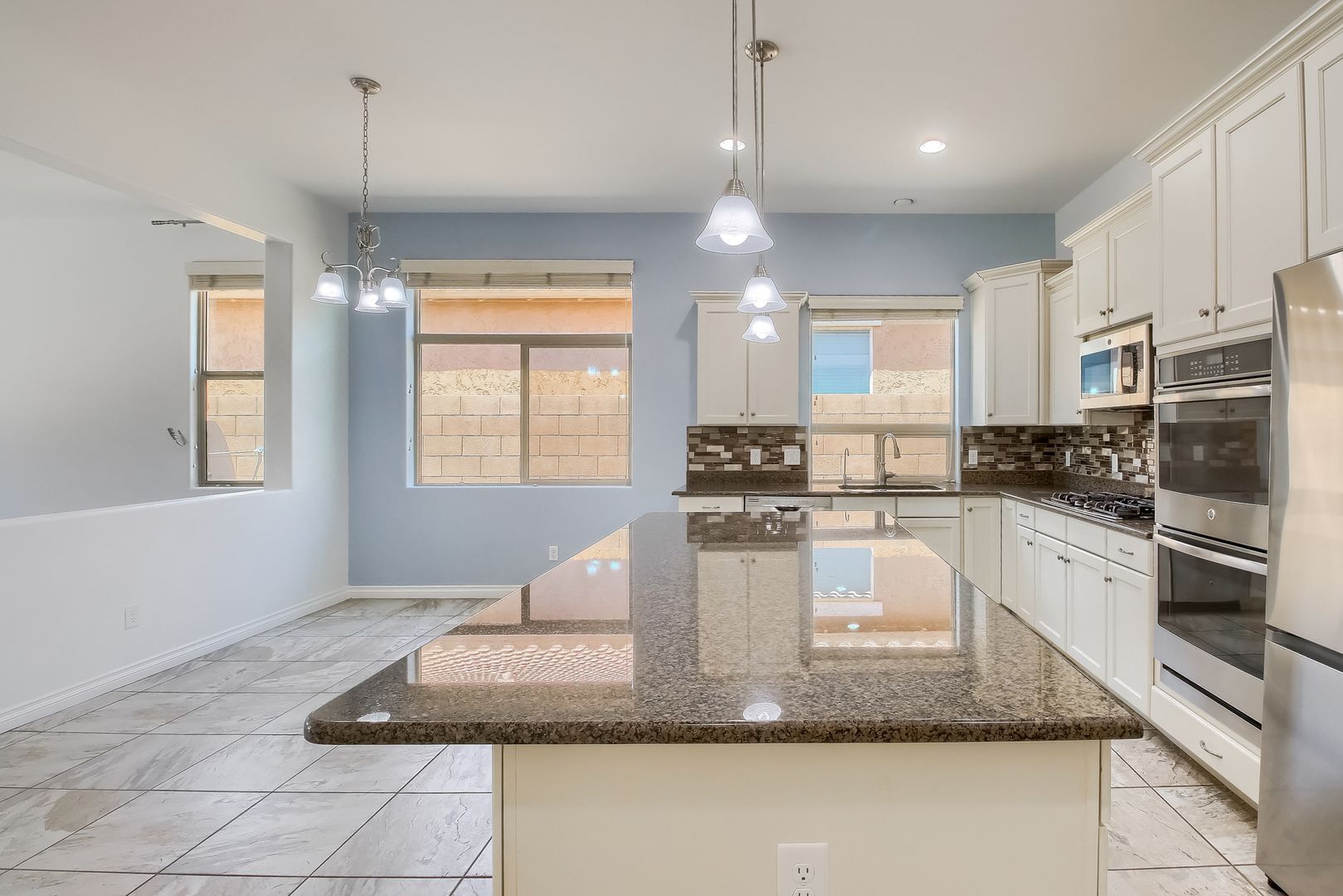 Building Photo - 237 E Lynx Pl