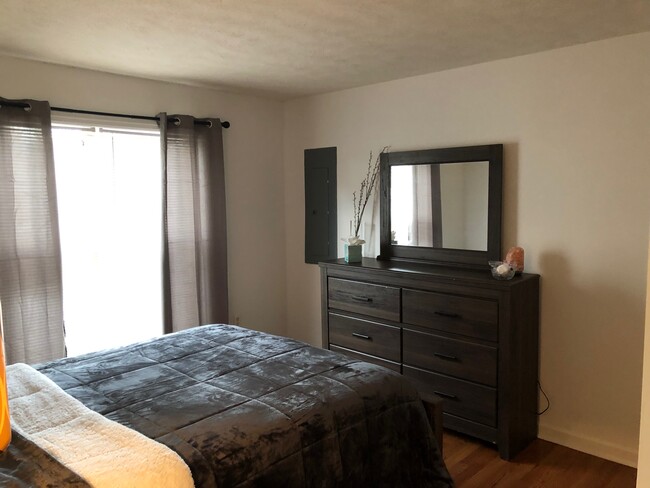 Building Photo - Barmann Avenue Apartments