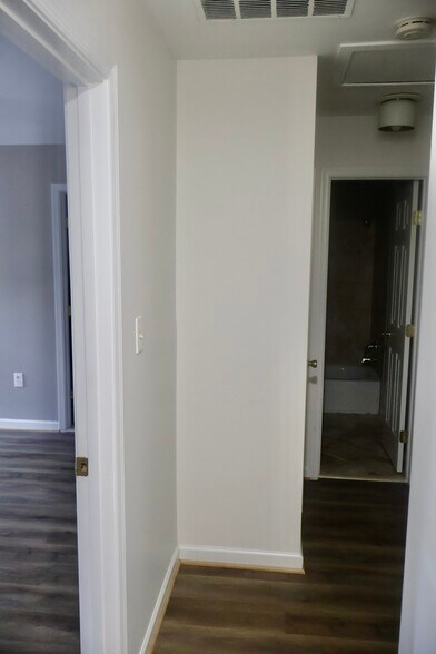 Building Photo - 7617 Swan Ter