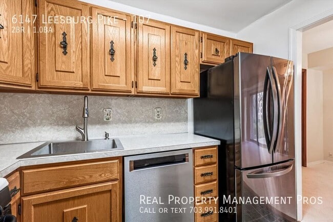 Building Photo - 6147 Leesburg Pike