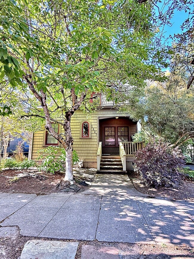 Building Photo - 1827 N Skidmore St