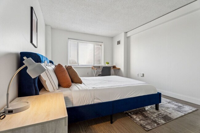 Building Photo - 1711 Bellevue Ave