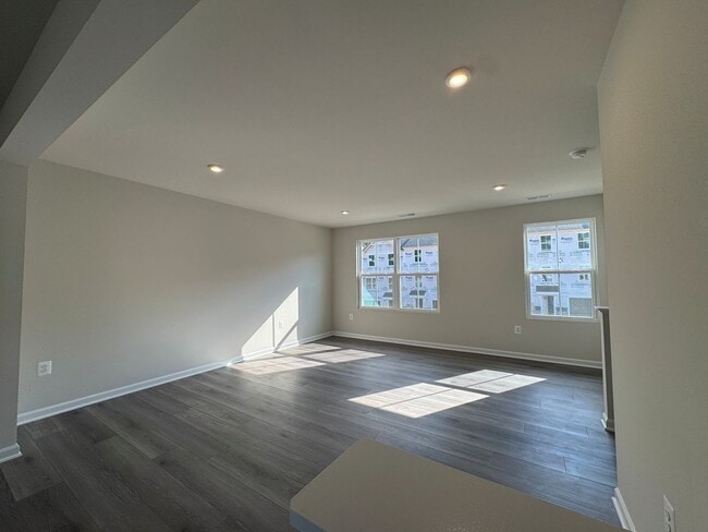 Building Photo - BRAND NEW HOME!