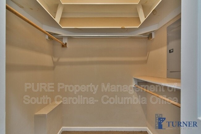 Building Photo - 801 Laurel Hill Ln